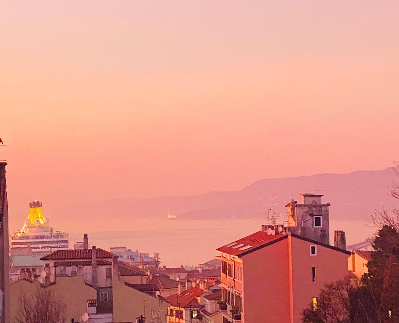 Blucavana, Casa Vacanze In Centro A Triest Zewnętrze zdjęcie